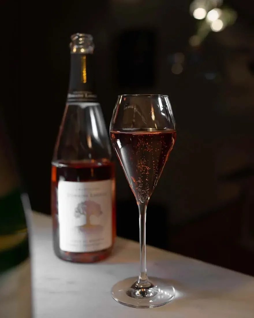 Milan restaurants serving oysters and champagne