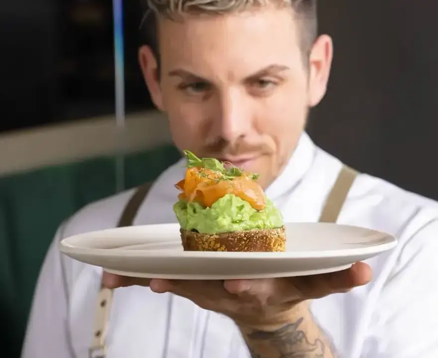 brunch a milano con salmone e avocado