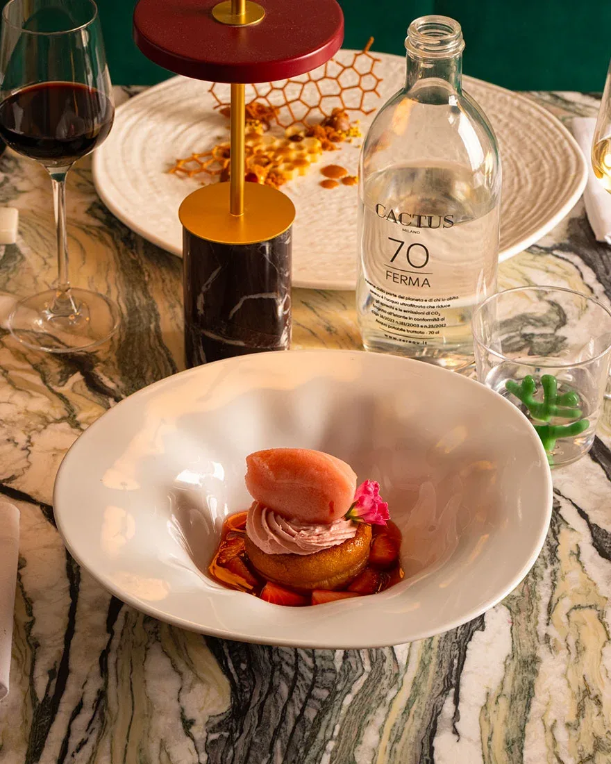 Fragole, sambuco e Franciacorta in equilibrio